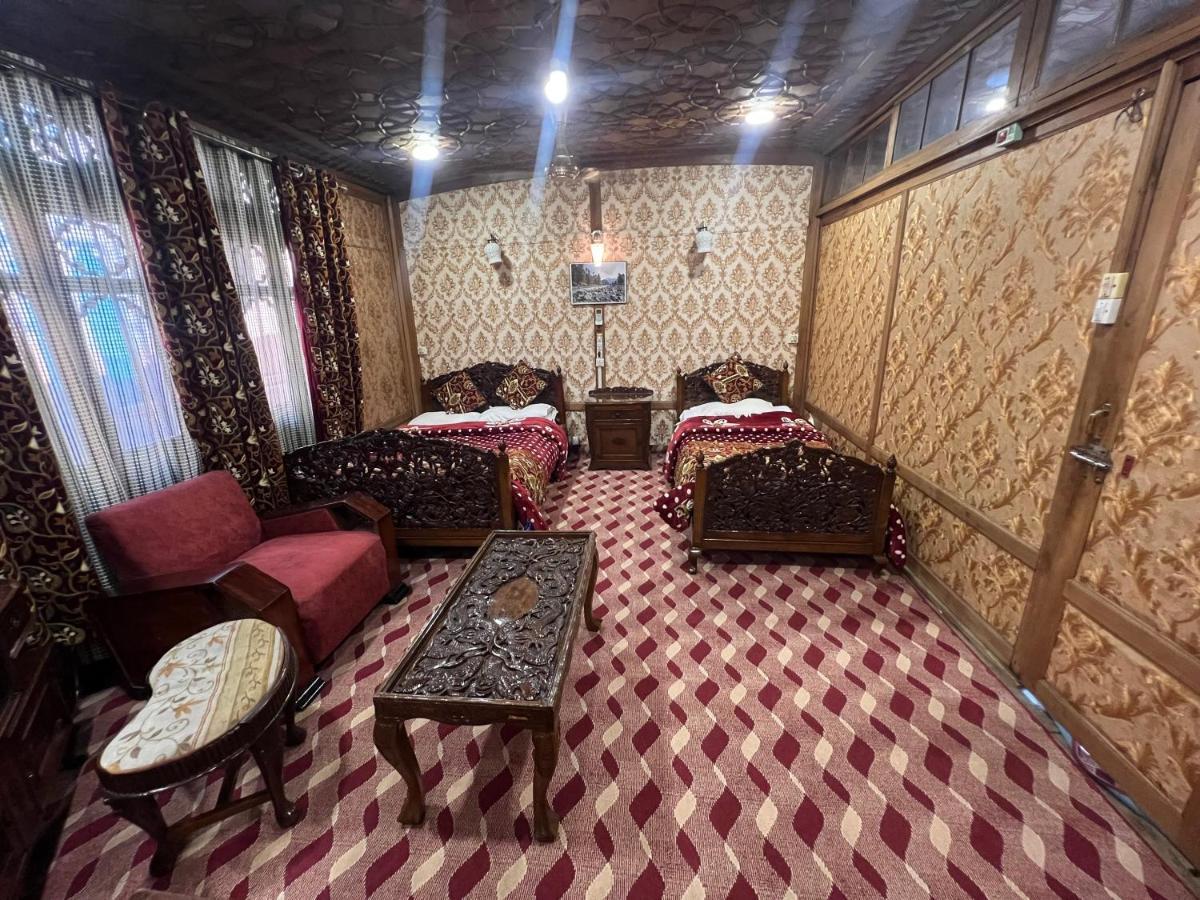 Готель Aristotle Group Of Houseboats & Transportation Срінагар Екстер'єр фото